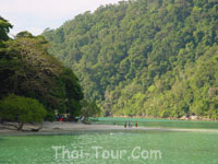 อ่าวช่องขาด