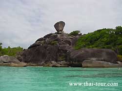 similan2_kohuaped.jpg (6361 bytes)