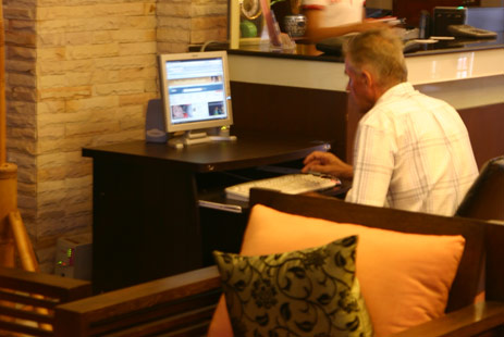 Baan Suay Hotel, Phuket - Internet Corner