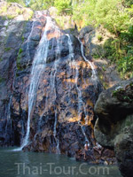 น้ำตกหน้าเมือง