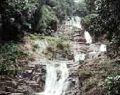 น้ำตกหินลาด