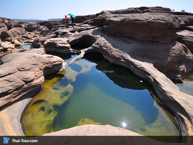 สามพันโบก