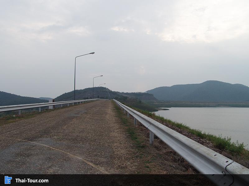 เขื่อนแม่กวงอุดมธารา