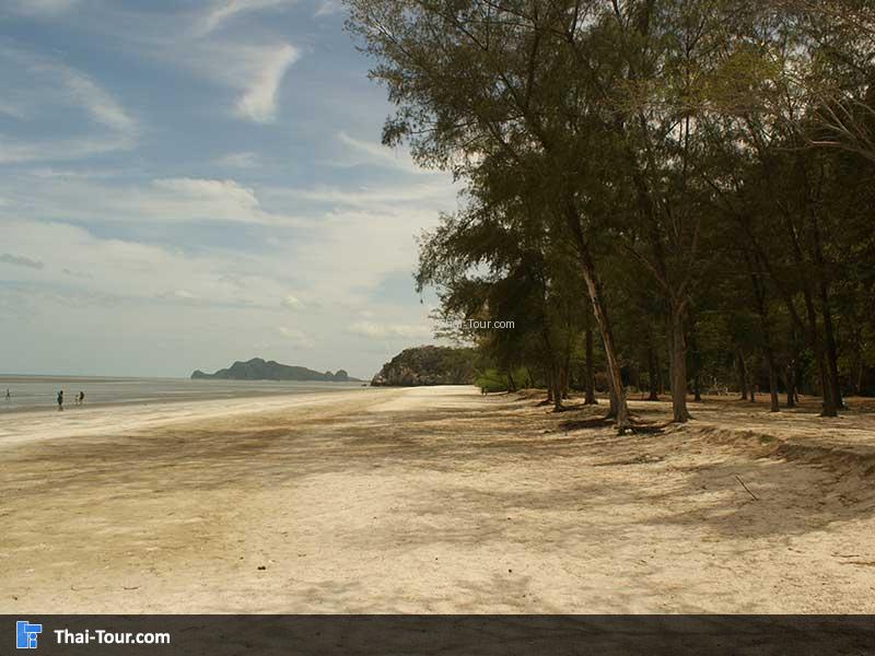 หาดสามพระยา