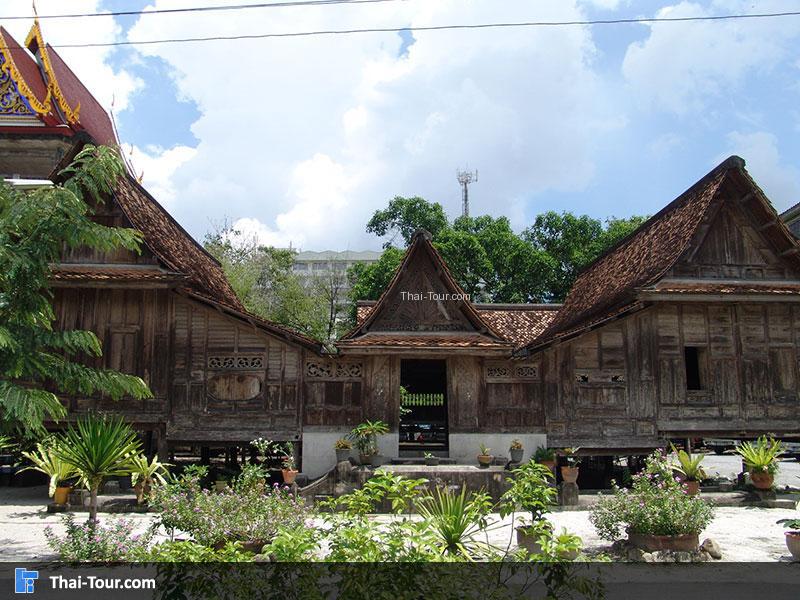 กุฏิทรงไทยวัดวังตะวันตก