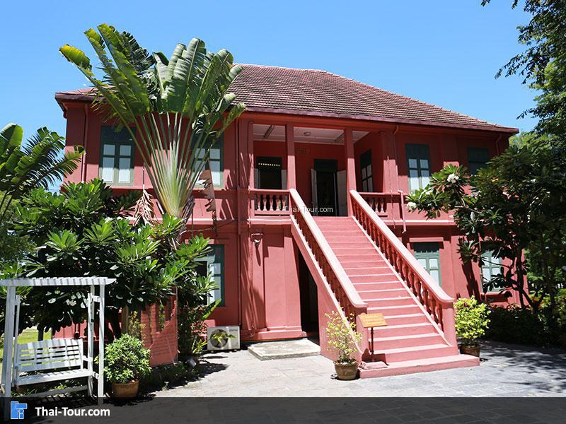 ตึกแดงพิพิธภัณฑ์เฉลิมพระเกียรติ