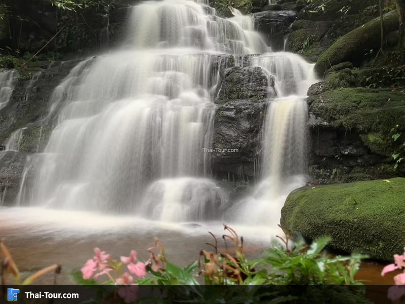 น้ำตกหมันแดง