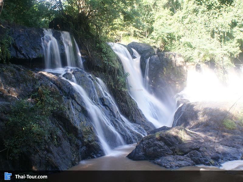 น้ำตกผาเสื่อ