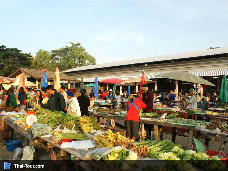 ตลาดยามเช้าโขงเจียม