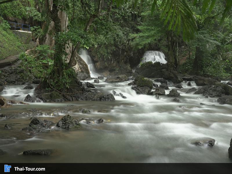 น้ำตกเต่าทอง