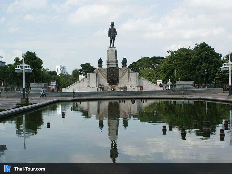 สวนลุมพีนี และ อนุสาวรีย์ ร.6