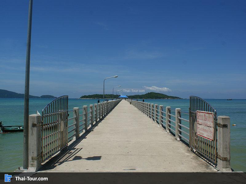 ท่าเทียบเรือหาดราไวย์