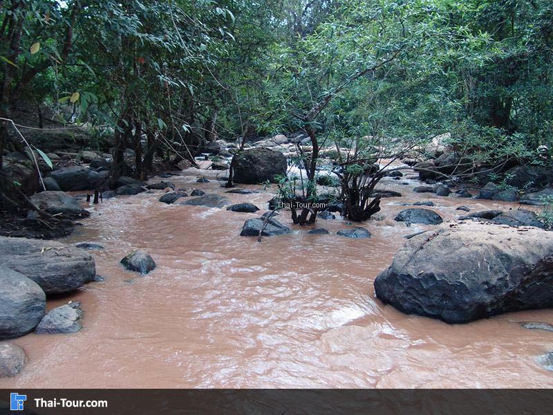 น้ำตกแก่งสองคอน