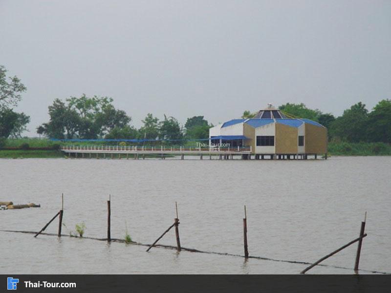 สถานแสดงพันธุ์ปลาเฉลิมพระเกียรติ