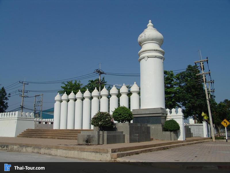 กำแพงเมือง และ ประตูเมือง