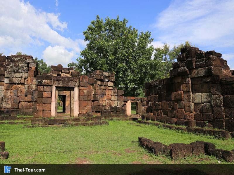 ปราสาทหินวัดสระกำแพงน้อย