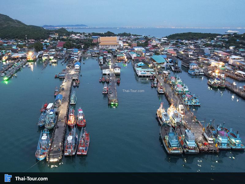 หมู่บ้านช่องแสมสาร