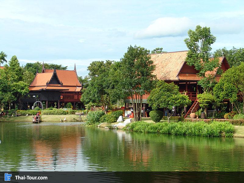 ศูนย์ศิลปาชีพบางไทร