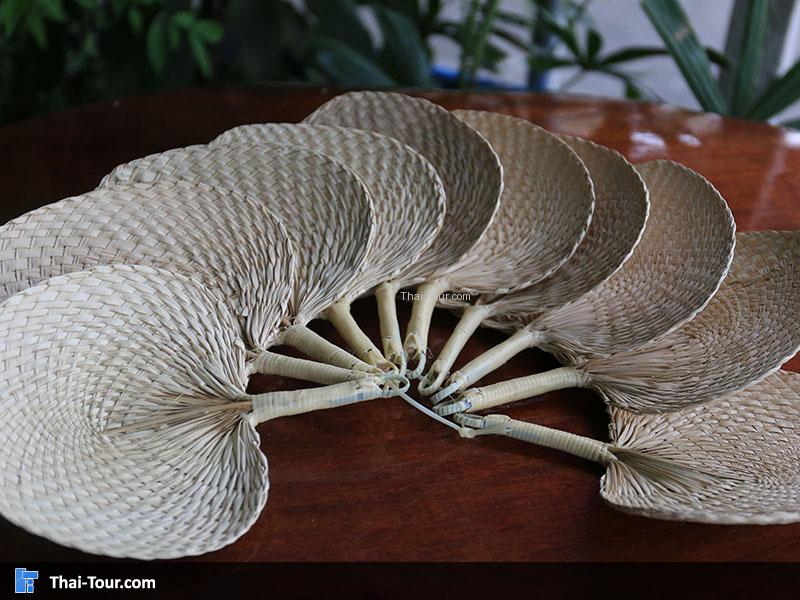 หมู่บ้านทำพัดใบกะพ้อ