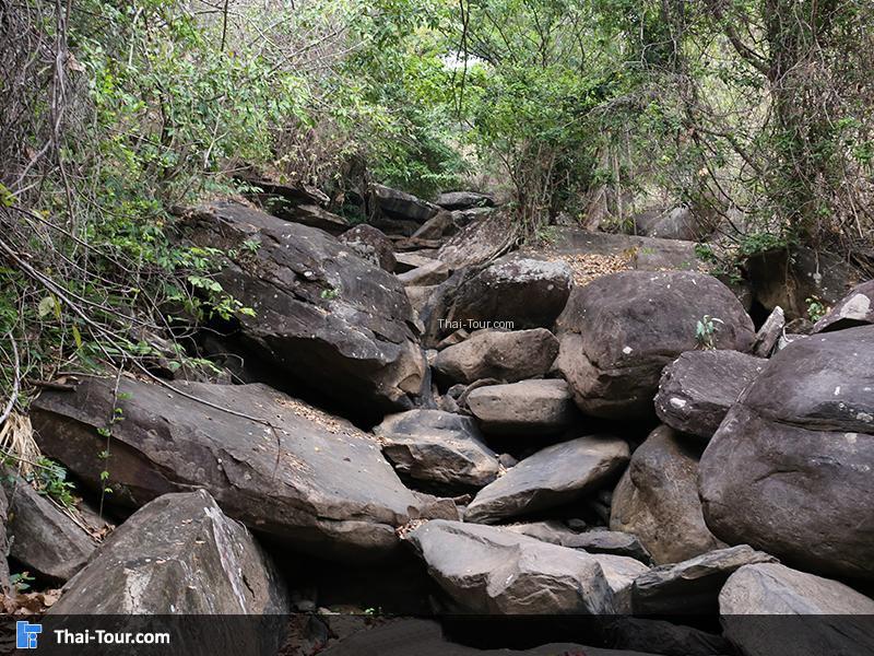 น้ำตกผานางคอย