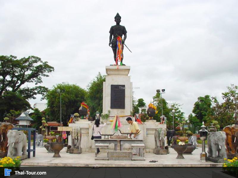 อนุสาวรีย์พ่อขุนเม็งรายมหาราช