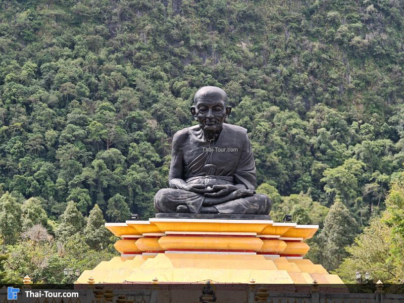 หลวงปู่ทวด สวนกาญจนาภิเษก เมืองพังงา