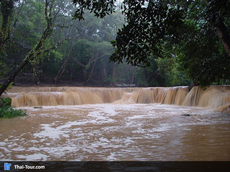 น้ำตกเจ็ดสาวน้อย