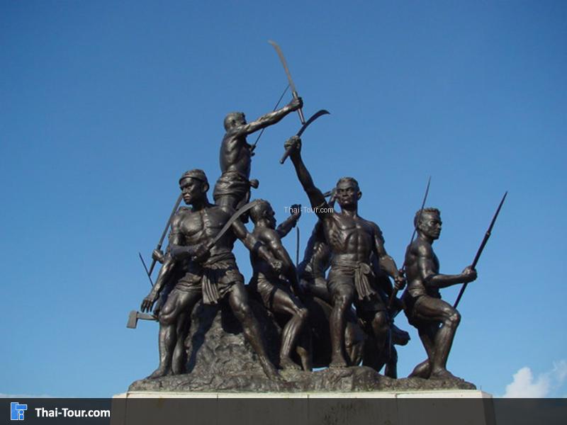 อนุสาวรีย์วีรชนค่ายบางระจัน