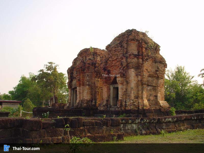 ปราสาทบ้านไพล