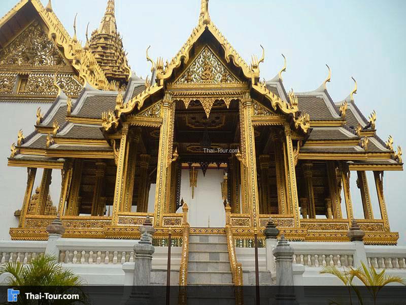 พระที่นั่งอาภรณ์พิโมกข์ปราสาท
