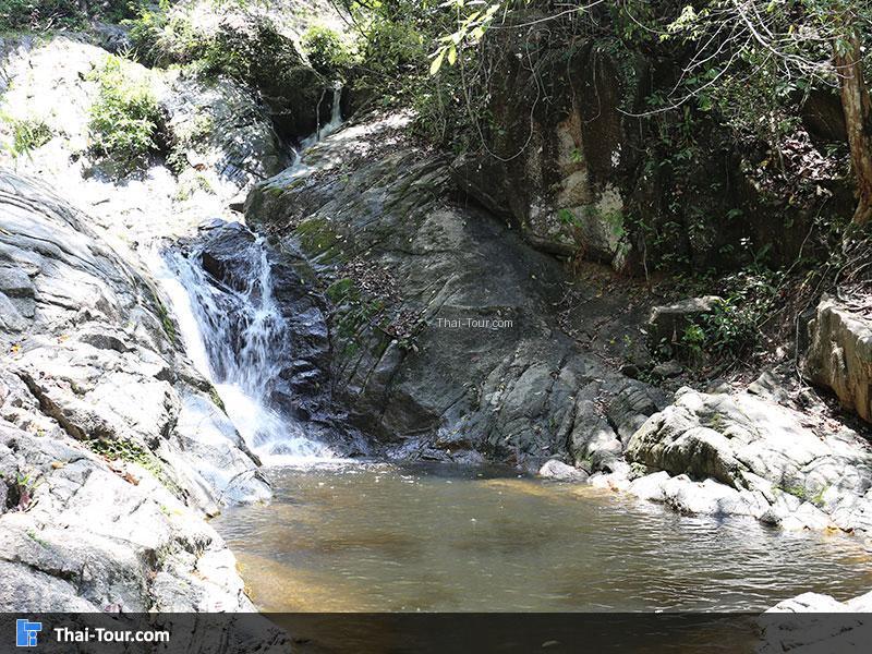 น้ำตกยาโรย