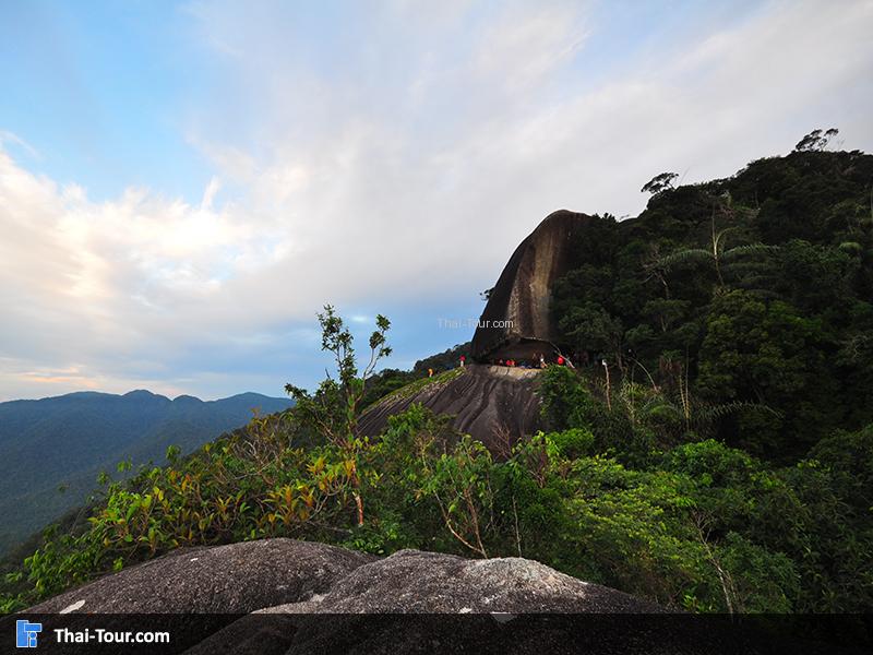 ผาหินกูบ