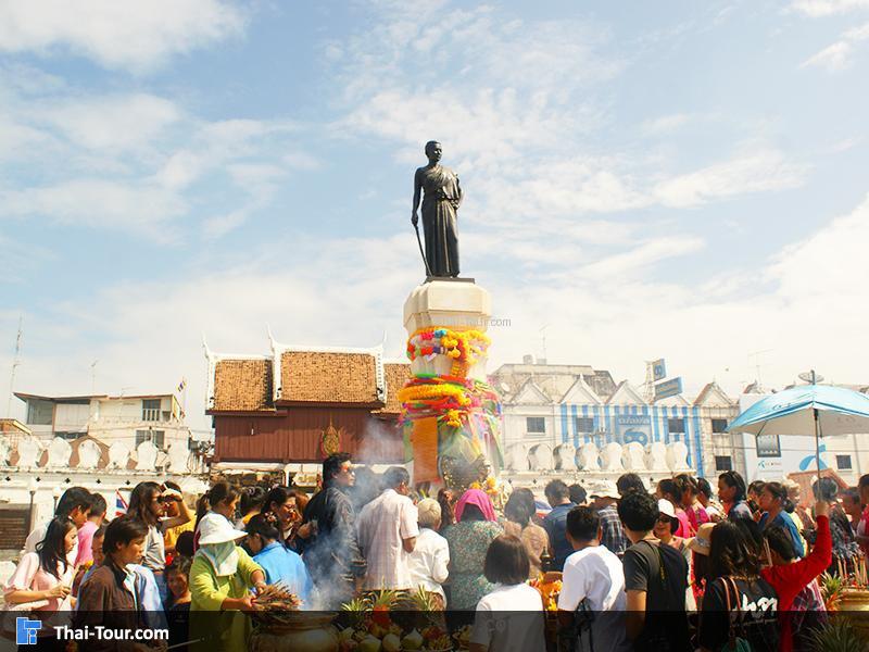 อนุสาวรีย์ท้าวสุรนารี