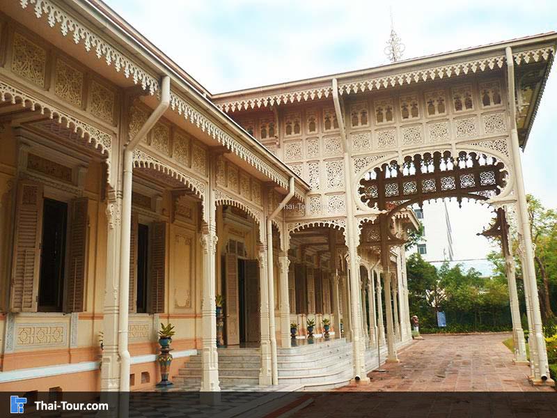 พิพิธภัณฑ์ศิลปาชีพพระที่นั่งอภิเษกดุสิต