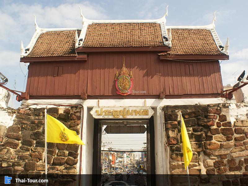 ประตูชุมพล