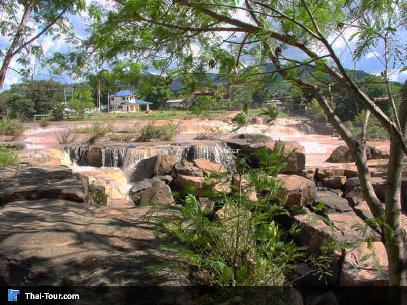 น้ำตกปอย