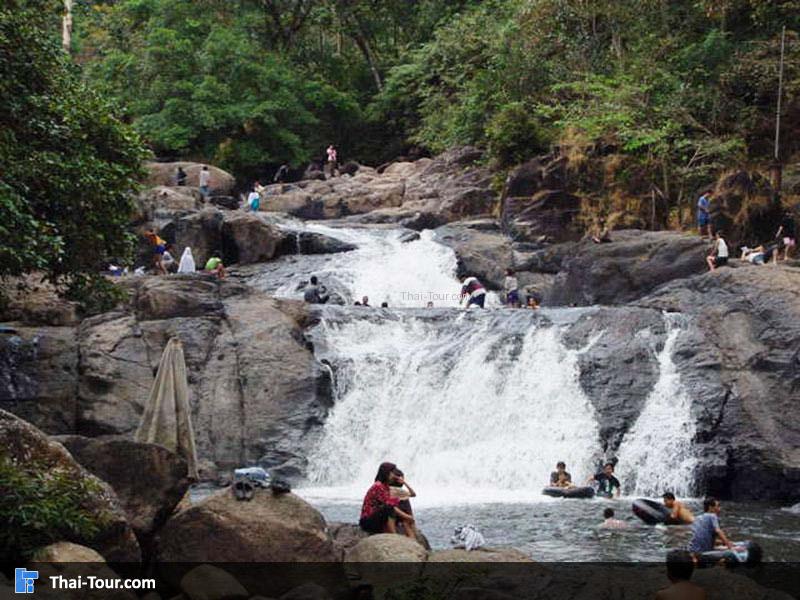 น้ำตกนางรอง