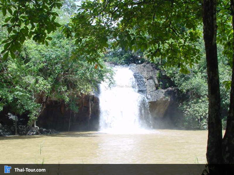 น้ำตกอ่างทอง