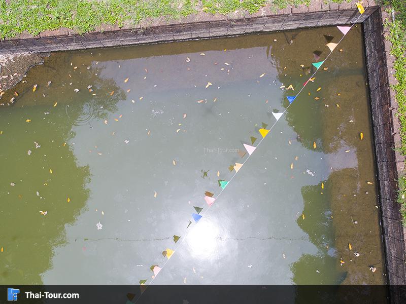 สระสี่เหลี่ยม