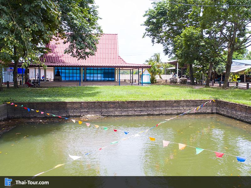 สระสี่เหลี่ยม