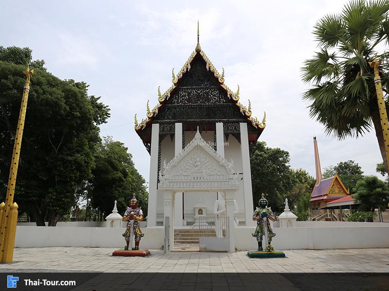 โบสถ์ของวัดใต้ต้นลาน