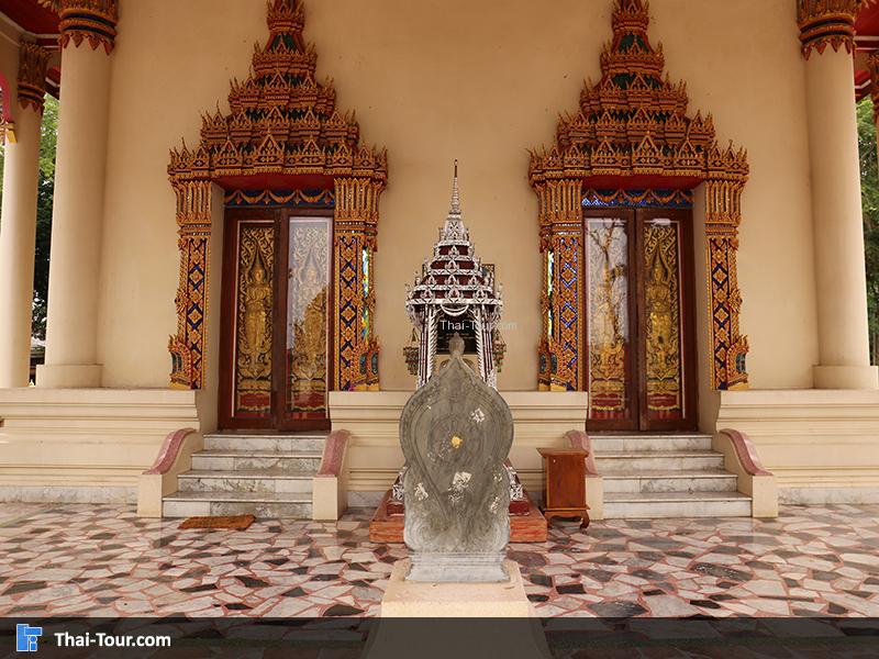 เสมา ในโบสถ์หลังใหม่