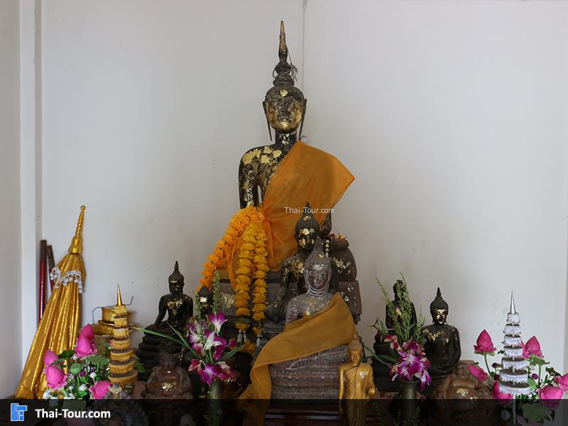 จุดกราบไหว้ขอพรบูชา พระพุทธมิ่งเมือง