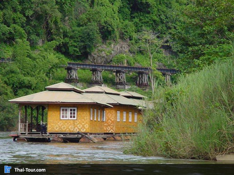 บรรยากาศสบายๆ กับการล่องแพกาญจนบุรี