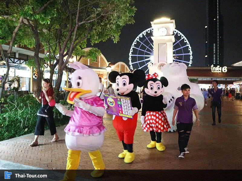 ตุ๊กตา ดีสนีย์ เดินโชว์น่ารักๆ