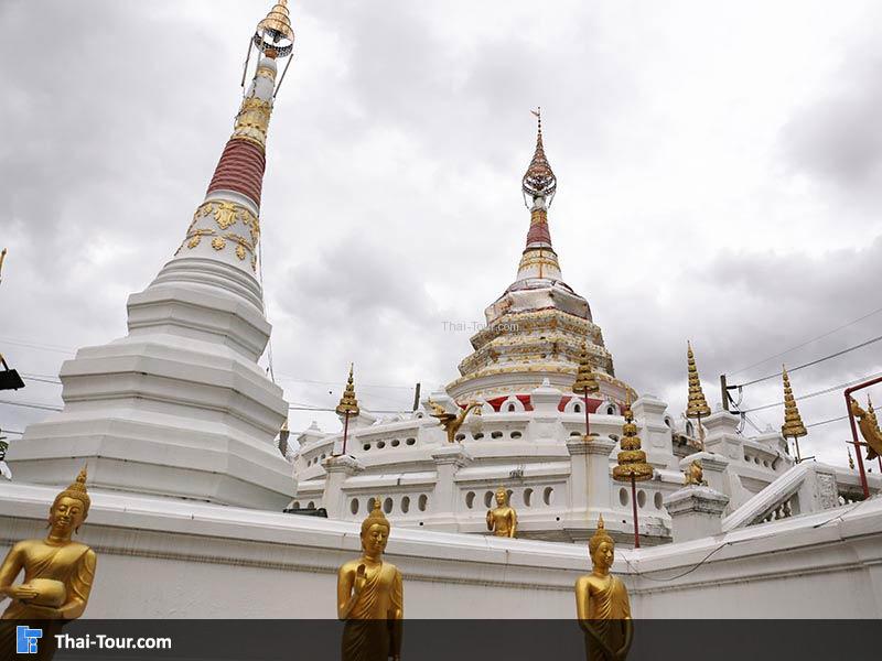 เจดีย์มอญและวิหาร