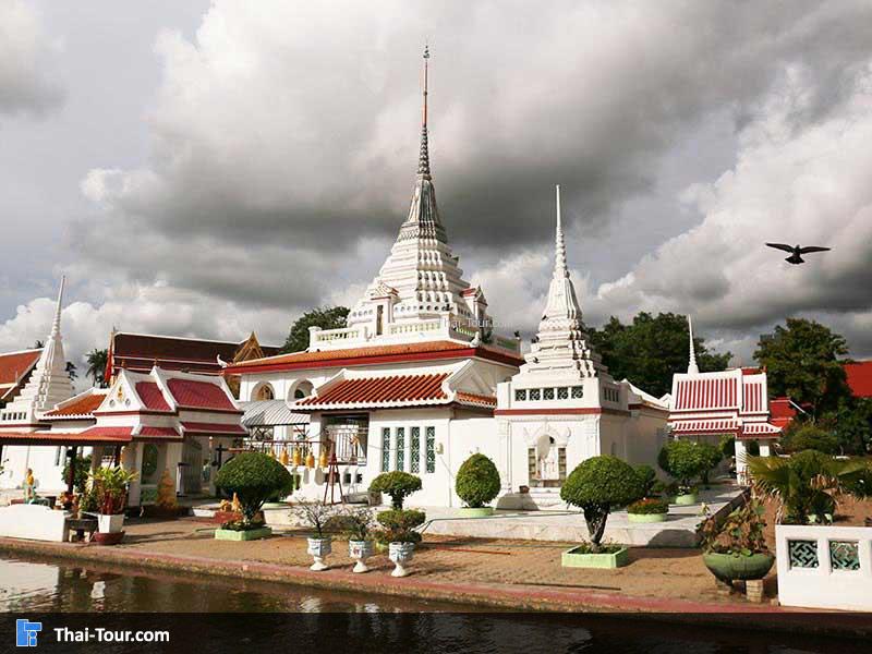 ริมแม่น้ำ วัดโปรดเกศเชษฐาราม