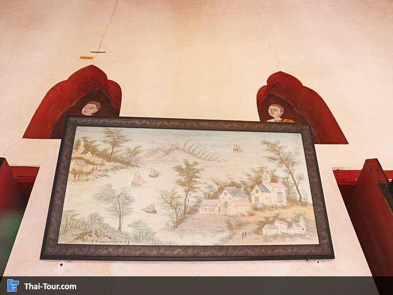 ด้านบนมีภาพวาดสมัยก่อนบนประตู