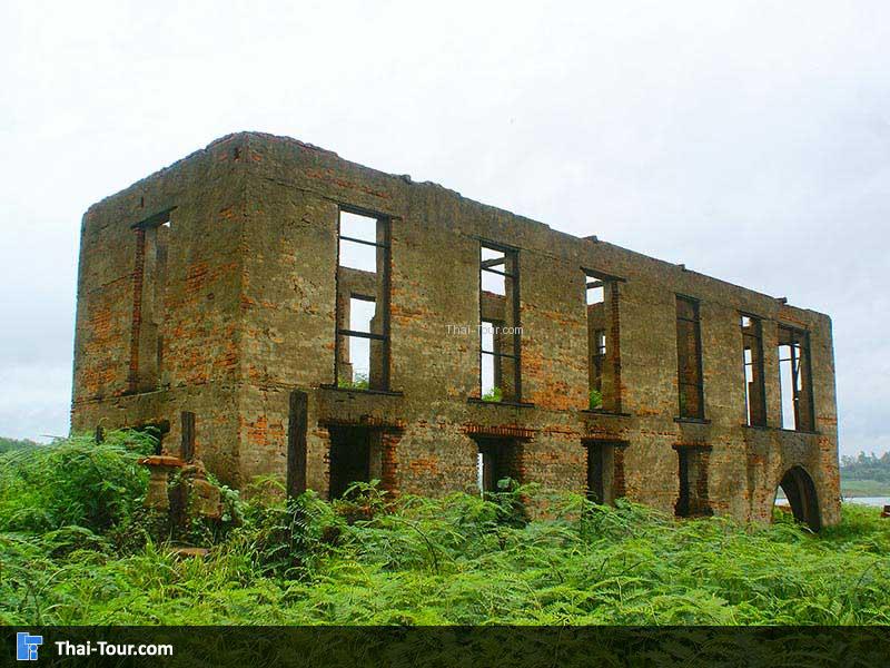 เมื่อน้ำแห้งเราสามารถเดินชมได้เลย