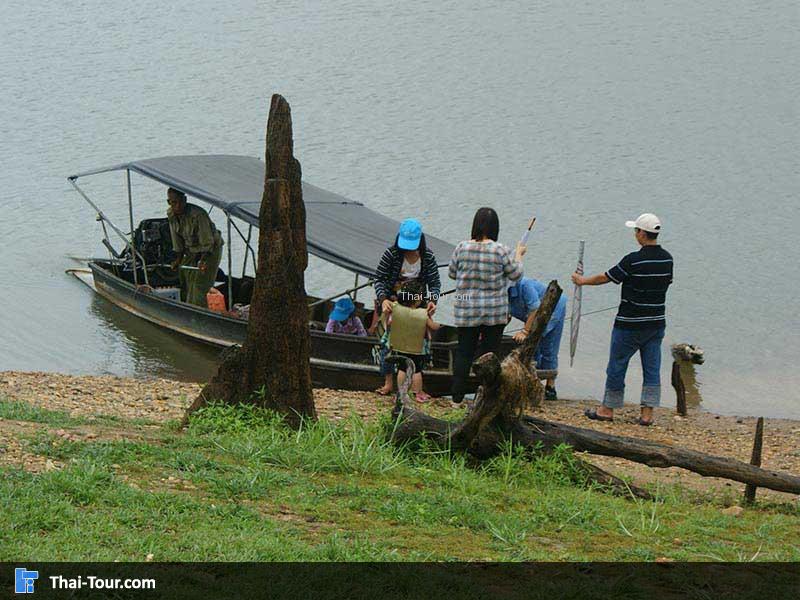 จุดขึ้นเรือ และจุดจอดเรือ